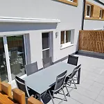 H19 - Modernes 145qm, 3sz, Wellnessbereich Mit Sauna Und Dachterrasse Mit Panoramablick, Kuehlen Und Heizen Mit Geothermie * 菲根