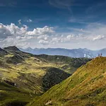 H19 - Modernes 145qm, 3sz, Wellnessbereich Mit Sauna Und Dachterrasse Mit Panoramablick, Kuehlen Und Heizen Mit Geothermie 度假居 *