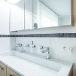 度假居 H19 - Modernes 145qm, 3sz, Wellnessbereich Mit Sauna Und Dachterrasse Mit Panoramablick, Kuehlen Und Heizen Mit Geothermie