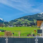 H19 - Modernes 145qm, 3sz, Wellnessbereich Mit Sauna Und Dachterrasse Mit Panoramablick, Kuehlen Und Heizen Mit Geothermie 菲根