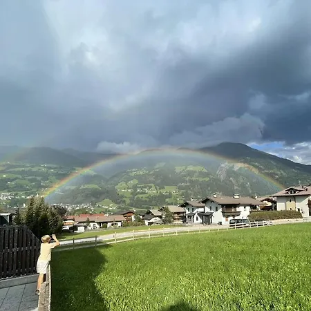 Hébergement de vacances H19 - Modernes 145qm, 3sz, Wellnessbereich Mit Sauna Und Dachterrasse Mit Panoramablick, Kuehlen Und Heizen Mit Geothermie Fügen