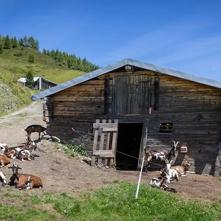 H19 - Modernes 145qm, 3sz, Wellnessbereich Mit Sauna Und Dachterrasse Mit Panoramablick, Kuehlen Und Heizen Mit Geothermie 別荘
