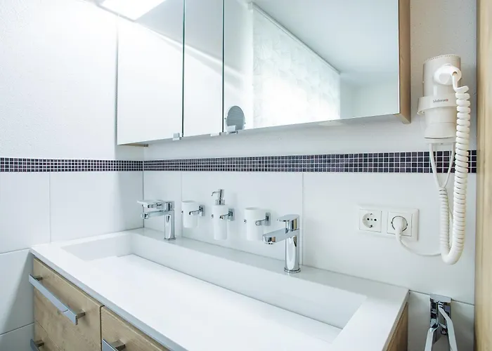 Feriehus H19 - Modernes 145qm, 3sz, Wellnessbereich Mit Sauna Und Dachterrasse Mit Panoramablick, Kuehlen Und Heizen Mit Geothermie