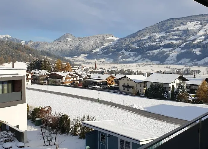 H19 - Modernes 145qm, 3sz, Wellnessbereich Mit Sauna Und Dachterrasse Mit Panoramablick, Kuehlen Und Heizen Mit Geothermie Feriehus