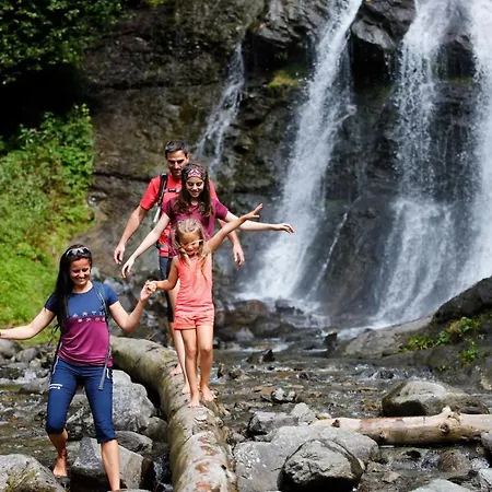 Semesterbostad H19 - Modernes 145qm, 3sz, Wellnessbereich Mit Sauna Und Dachterrasse Mit Panoramablick, Kuehlen Und Heizen Mit Geothermie Fügen