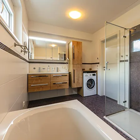 度假居 H19 - Modernes 145qm, 3sz, Wellnessbereich Mit Sauna Und Dachterrasse Mit Panoramablick, Kuehlen Und Heizen Mit Geothermie 菲根