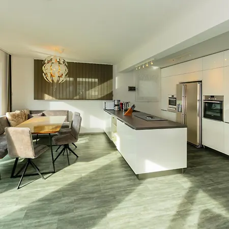 Semesterbostad H19 - Modernes 145qm, 3sz, Wellnessbereich Mit Sauna Und Dachterrasse Mit Panoramablick, Kuehlen Und Heizen Mit Geothermie *